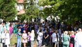 ПОДРШКА УХАПШЕНИМ СРБИМА ИЗ ГРАЧАНИЦЕ: Протест одржан у свим српским здравственим и образовним установама на Косову