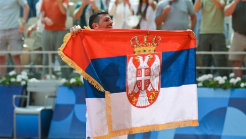 ДОК ПОЛА МИЛИОНА ЉУДИ ЧЕКА У РЕДУ: Огласио се Новак Ђоковић због највеће православне светиње усред Београда