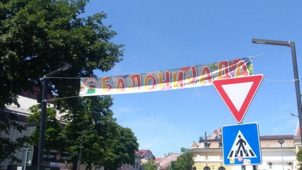 „БАЛОНИЈАДА“ У ПОЖАРЕВЦУ: Малишани из вртића опраштају се од својих васпитача