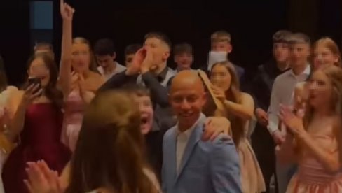 СНИМАК СА МАТУРЕ У БЕОГРАДУ РАСПЛАКАО СРБИЈУ: Један одсто да ће да преживи - ја додајем још две нуле