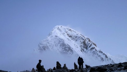 NEVEROVATNO: Čovek preživeo 6 dana izgubljen na Mont Everestu