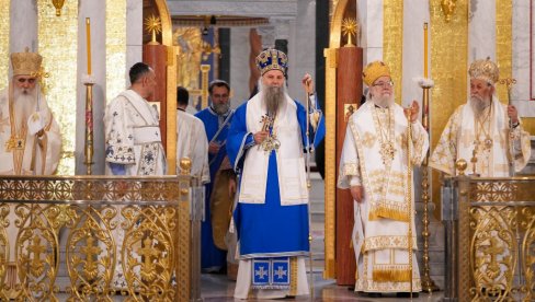 BESEDA PATRIJARHA PORFIRIJA: Časni pojas napušta Beograd, ali ne i blagoslov koji nam je doneo (FOTO)