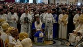 ТАЈНА ПЛАВЕ ОДЕЖДЕ: Зашто је патријарх у овој боји испратио велику светињу