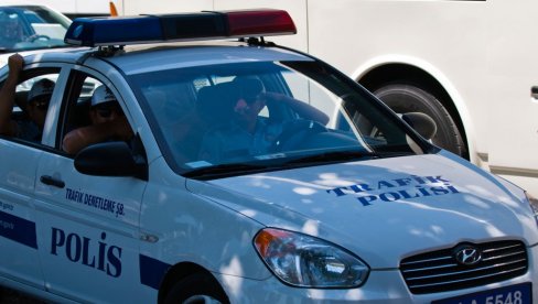 TRAJEKTOM PUTOVALI NA KOS, PA U VODI UGLEDALI TELO DETETA: Otkrivena strašna porodična tragedija