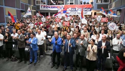 DA DAN PROTEKLE U FER I DEMOKRATSKOJ ATMOSFERI: Igor Simić, potpredsednik Srpske liste o današnjim izborima