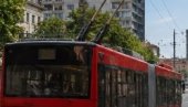 ЛИНИЈА 26Л ОПЕТ САОБРАЋА: После додатних испитивања ндалежних служби, кроз насеље Војводе Влаховића враћен мини бус