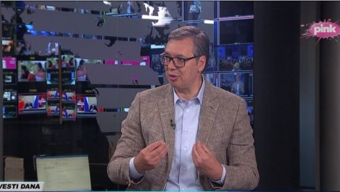 МОЋНА ВУЧИЋЕВА ПОРУКА: Можемо заједно да завршимо ову утакмицу до краја, а на изборима бирајте између Србије будућности и Србије прошлости!