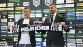 SAŠA ILIĆ SE VRATIO! Miljenik grobara seo na klupu Partizana: Najveći izazov u mojoj karijeri, uz navijače možemo sve da popravimo (FOTO)