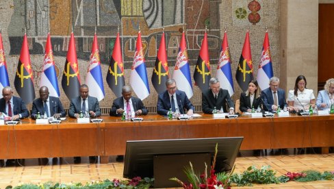 СРБИЈА И АНГОЛА У НОВИМ ПОДУХВАТИМА НАКОН ПОЛА ВЕКА УСПЕШНЕ САРАДЊЕ: Председник Вучић позвао привреднике из те земље да дођу у Србију