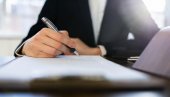 OSTAĆETE BEZ HILJADA EVRA: Evo kako jedan potpis jede vaš novac