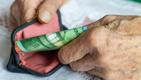 ODREĐUJE JEDAN USLOV: Koliko novca možete da dobijete kroz porodičnu penziju?