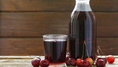 STARINSKI RECEPT ZA DOMAĆI SOK OD VIŠANJA: Pravi se veoma lako od samo 4 sastojka i ne postoji lepši