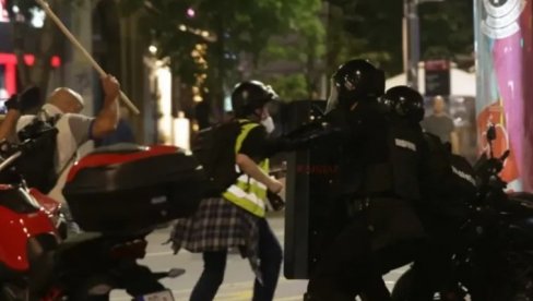 БЛОКАДЕРИ ПРАВЕ НОВУ АФЕРУ ВАЉЕВО 2: Опет лажу да је неко дете убијено! (ФОТО)