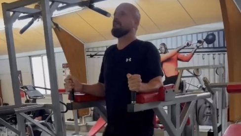 U 55. GODINI POKAZAO NEVEROVATNU FORMU: Boban Rajović radi treninge pred nastupe (FOTO)
