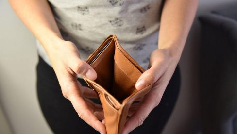 NEVIDLJIVA POTROŠNJA Evo šta je i kako utiče na vaš novčanik - Ima veze i sa kafom