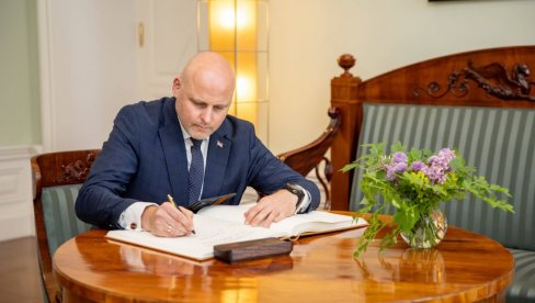 ХИТНО СЕ ОГЛАСИО ПРЕМИЈЕР ЛЕТОНИЈЕ: Донео важну одлуку у вези са Украјином