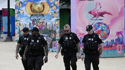 СКАНДАЛ НА МУНДИЈАЛУ! Полиција избацила репрезентативце из аутобуса! Дрога је била разлог! (ВИДЕО)