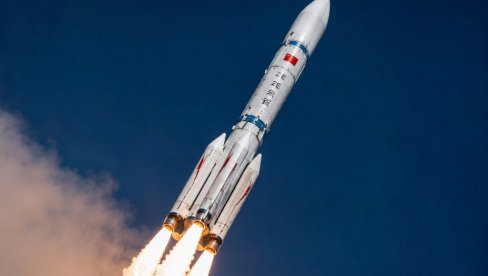 СТОТИНЕ КОМАДА МЕТАЛА ЈУРЕ СВЕМИРОМ ОГРОМНОМ БРЗИНОМ: Кинеска ракета се распала у орбити и угрозила сателите
