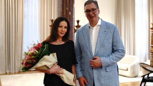 U BEOGRADU ĆETE SRETATI HOLIVUDSKU ZVEZDU KAO KOMŠIJU IZ KRAJA Vučić ugostio slavnu Ketrin Zitu-DŽouns (FOTO/VIDEO)