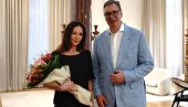 У БЕОГРАДУ ЋЕТЕ СРЕТАТИ ХОЛИВУДСКУ ЗВЕЗДУ КАО КОМШИЈУ ИЗ КРАЈА Вучић угостио славну Кетрин Зиту-Џоунс (ФОТО/ВИДЕО)