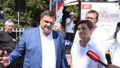 БРНАБИЋ ИЗ ЗЕМУНА СА НАРОДОМ: Блокадери су хтели да изазову грађански рат, али Србија није насела на подвале