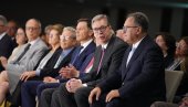ВУЧИЋ УПОЗОРАВА: Свет се мења брже него икада, не смемо да заостајемо за променама