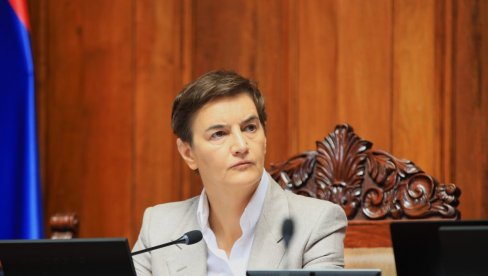 MOLIM GRAĐANE DA POSLUŠAJU NAŠEG PREDSEDNIKA VEČERAS U POLA OSAM Brnabić otkrila da Vučić otkriti neverovatne vesti
