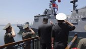 СЕВЕРНА КОРЕЈА ПУСТИЛА У РАД НОВИ РАЗАРАЧ: Ким показао нову звер, тешка је 5.000 тона (ФОТО/ВИДЕО)