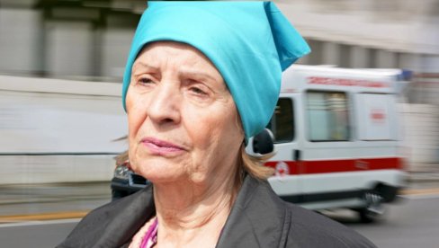 NE MOŽE DA HODA: Lepa Lukić se srušila u prodavnici, hitno hospitalizovana
