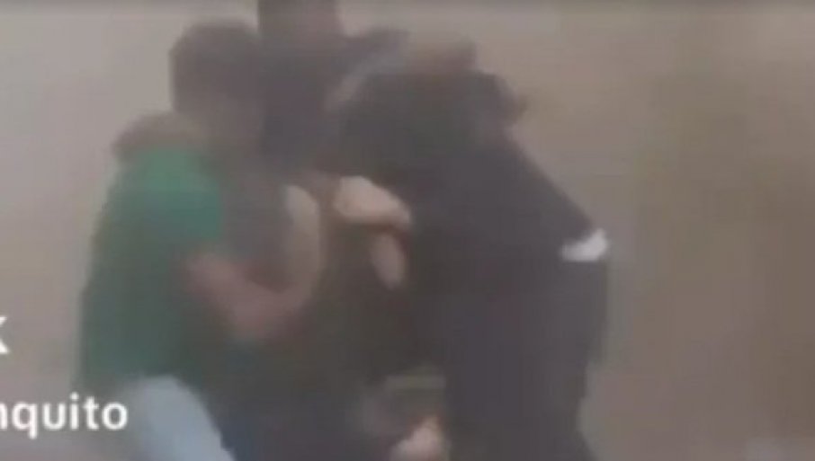 ЗАГРЉЕНИ НЕСТАЈУ ПОД ШУТОМ! Око њих се све руши у пар секунди, ово је најдраматичнији снимак из Венецуеле (ВИДЕО)