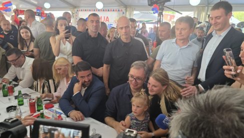 ПРОСЛАВА ВЕЛИКОГ УСПЕХА СРБИЈЕ - ОТВОРЕНА ДЕОНИЦА АУТОПУТА АДРАНИ-ПРЕЉИНА: Вучић у Опланићима (ФОТО/ВИДЕО)