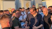 НЕ ПРЕСТАЈЕ АЦО, СРБИНЕ: Грађани уз скандирање испраћају Вучића из Опланића (ВИДЕО)