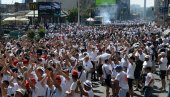 ВЕЛИЧАНСТВЕНИ КОРТЕО! Десетак хиљада младих стиже на скуп Србија једна породица, погледајте моћне призоре (ФОТО/ВИДЕО)