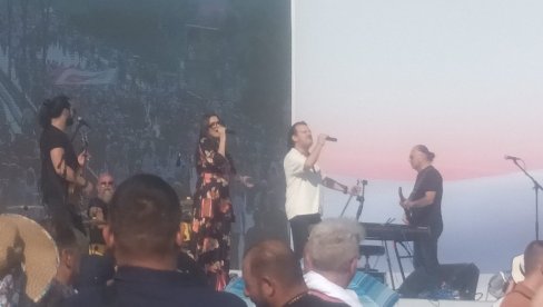ЖИВЕО ПРЕДСЕДНИК, ЖИВЕО АЛЕКСАНДАР ВУЧИЋ!  Мира Шкорић послала громогласну и директну поруку подршке председнику Србије