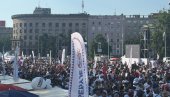 ОКО 207.000 ГРАЂАНА НА ПРИЈАВЉЕНОМ СКУПУ ИСПРЕД СКУПШТИНЕ: Оласио се МУП