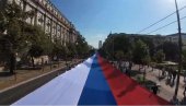 SRCE SRBA ZAIGRA JAKO! Video iz vazduha koji oduzima dah i najveća zastava na ulicama prestonice (VIDEO)