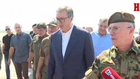 ИМА МНОГО ТОГА ДА СЕ НАУЧИ ОД НАРОДА Вучић о гласању на скупу у Београду: Убачено је 60.000 листића, прегледаћу поруке