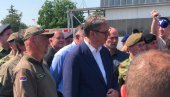 VIDIŠ ŠTA JE OSMEH KOD DOBROG VOJNIKA, KAD IMA DOBRU RAKETU Vučiću prikazano kinesko čudovište CM-400