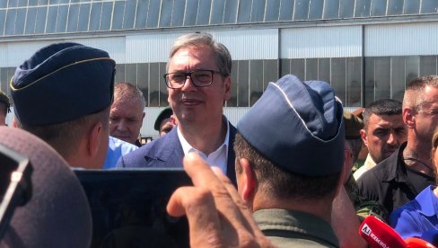 У МАРТУ КРЕЋЕ ВЕОМА КРАТКО СЛУЖЕЊЕ ВОЈНОГ РОКА Вучић истакао колико је Војска Србије снажна, али да ће бити још јача