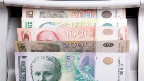 STIŽE JOŠ NOVCA NA RAČUNE: Evo ko dobija 35.000, a ko 20.000 dinara!