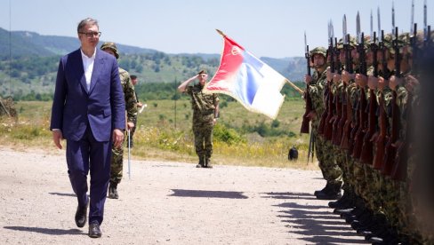 SNAGA NAŠE ARMIJE: Vučić video moć Vojske Srbije na Pasuljanskim livadama (VIDEO)