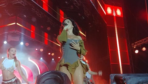 СВЕТСКА МУЗИЧКА ЗВЕЗДА У БЕОГРАДУ: Inna наступила на Belgrade Music Week фестивалу (ФОТО)
