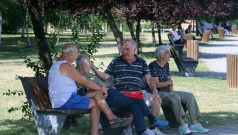 OBEZBEĐEN NOVAC ZA POMOĆ PENZIONERIMA: Direktor PIO Fonda otkriva kada kreće isplata