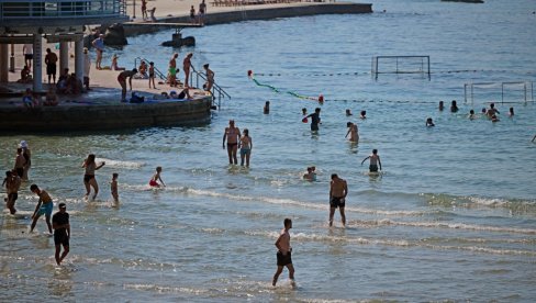 ДРАМА У ХРВАТСКОЈ: Море однело мушкарца и жену на пучину