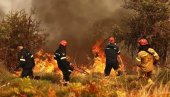 ЕКСПЛОЗИЈЕ ОДЈЕКУЈУ МОСТАРОМ: Пожар захватио минска поља - Животи људи опасно угрожени