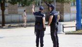 ЛАЖНИ ЗДРАВСТВЕНИ РАДНИЦИ И ХУМАНИТАРЦИ ТРАЖЕ НОВАЦ: Новосадска полиција и ОЈТ раде на идентификацији осумњичених