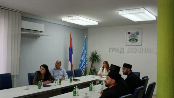 БИЋЕ НОВИХ БОГОМОЉА: Епископ шабачки гост града Лознице
