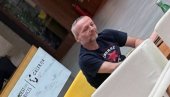 ОЛЕНИК ДОКАЗУЈЕ ДА ЈЕ НАЈВЕРНИЈИ ВУЧИЋЕВ ФАН: Како је познати „бунтовник“ поново ухваћен у срцу Галерије у Београду на води