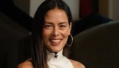 ANA IVANOVIĆ U SAVRŠENOJ LETNJOJ ODEĆI: Kombinacija inspirisana Vimbldonom oduševila njene fanove