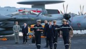 НАЛЕВО КРУГ: Макрон објавио да носач авиона Шарл де Гол одлази са Блиског истока